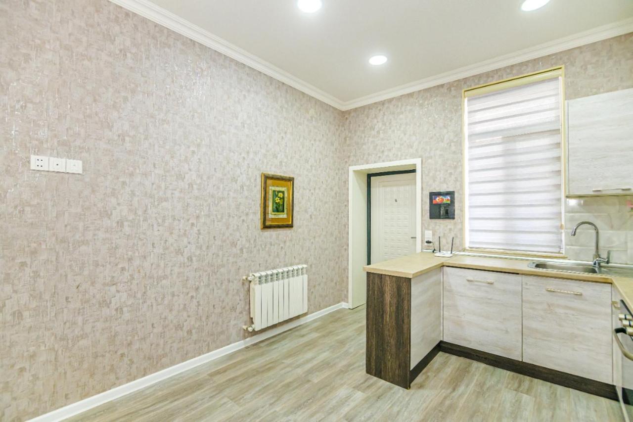 M Estate 1 Room Targovu Baku Exterior photo
