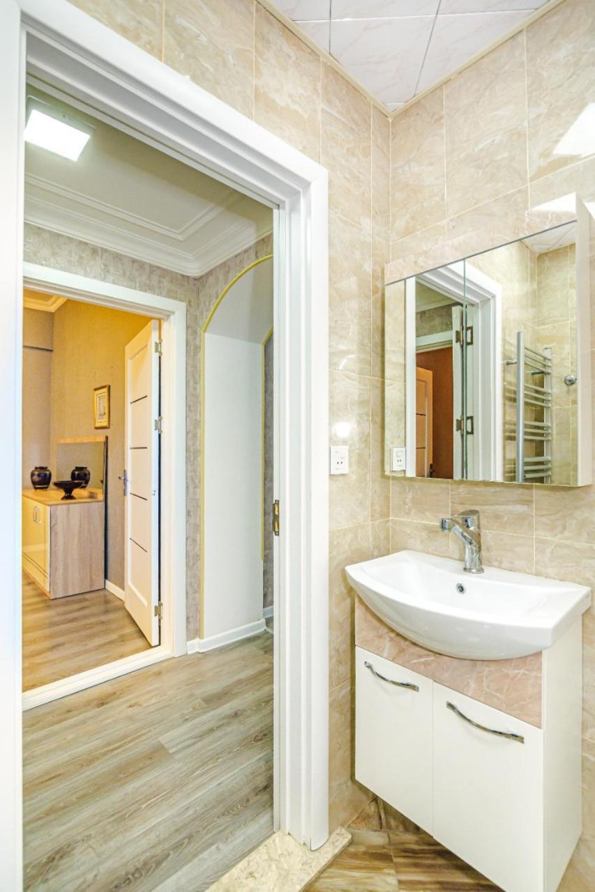 M Estate 1 Room Targovu Baku Exterior photo